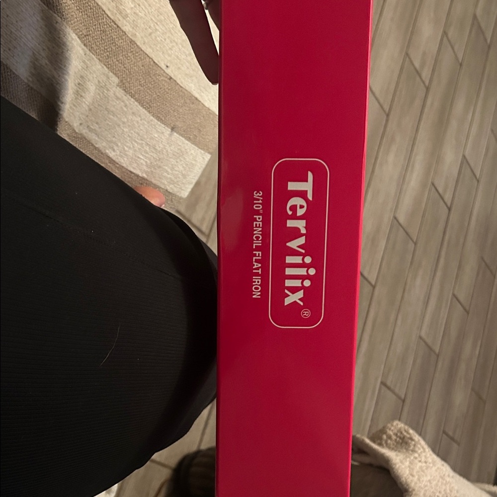 Red 3/10 Inch Pencil Flat Iron